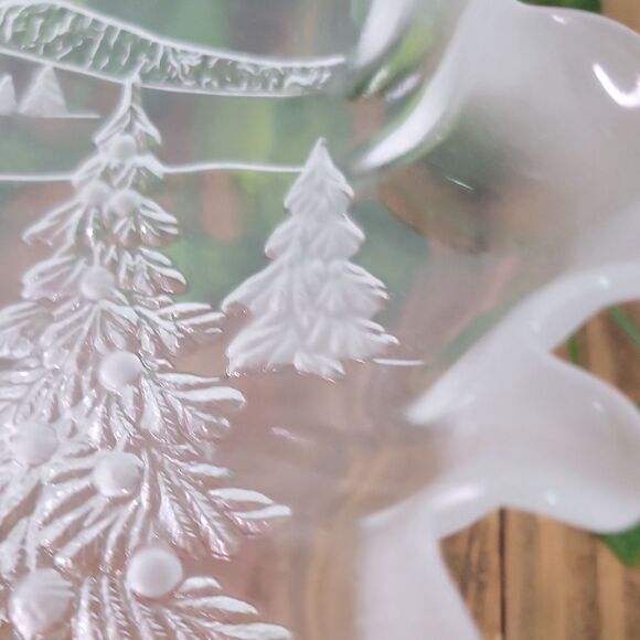 Mikasa. Holiday Classic. Footed Bon Bon. Frosted Glass Dish. NWT - Picture 6 of 9